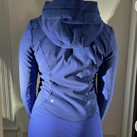 Lululemon jacket. - Picture 3 of 17